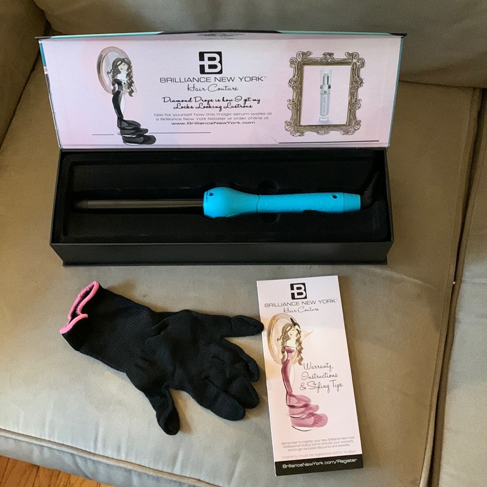 BRILLIANCE NEW YORK 3/4" Wave Setter curling iron. Never used and in the box.